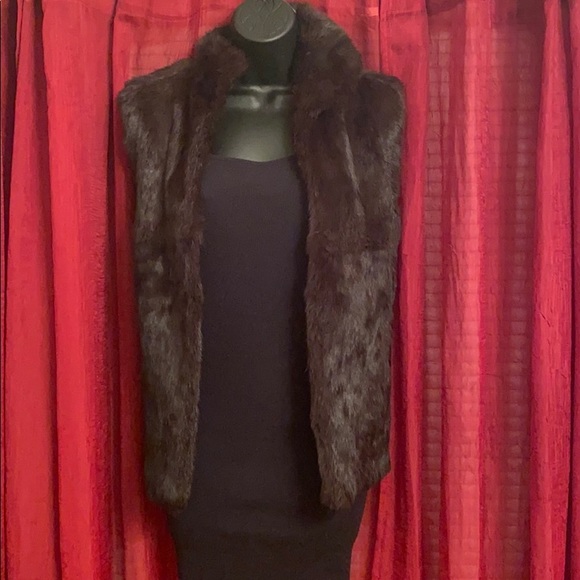 Mint condition check out our Adrienne landau Fur - Picture 5 of 5